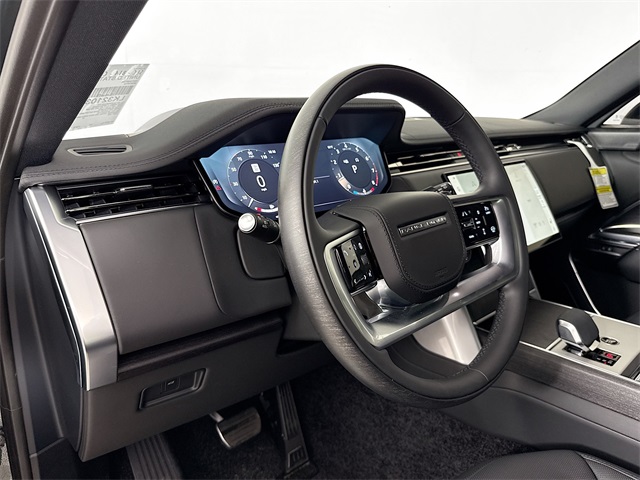 2025 Land Rover Range Rover SE photo 9
