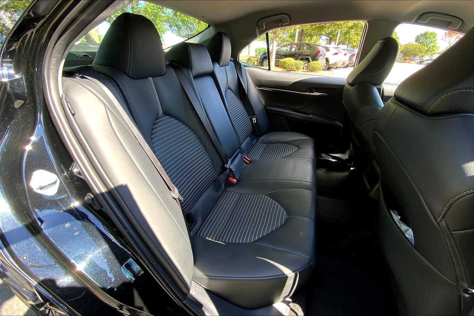 2023 Toyota Camry SE photo 17