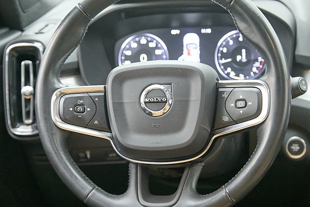 2019 VOLVO XC40 - Image 25