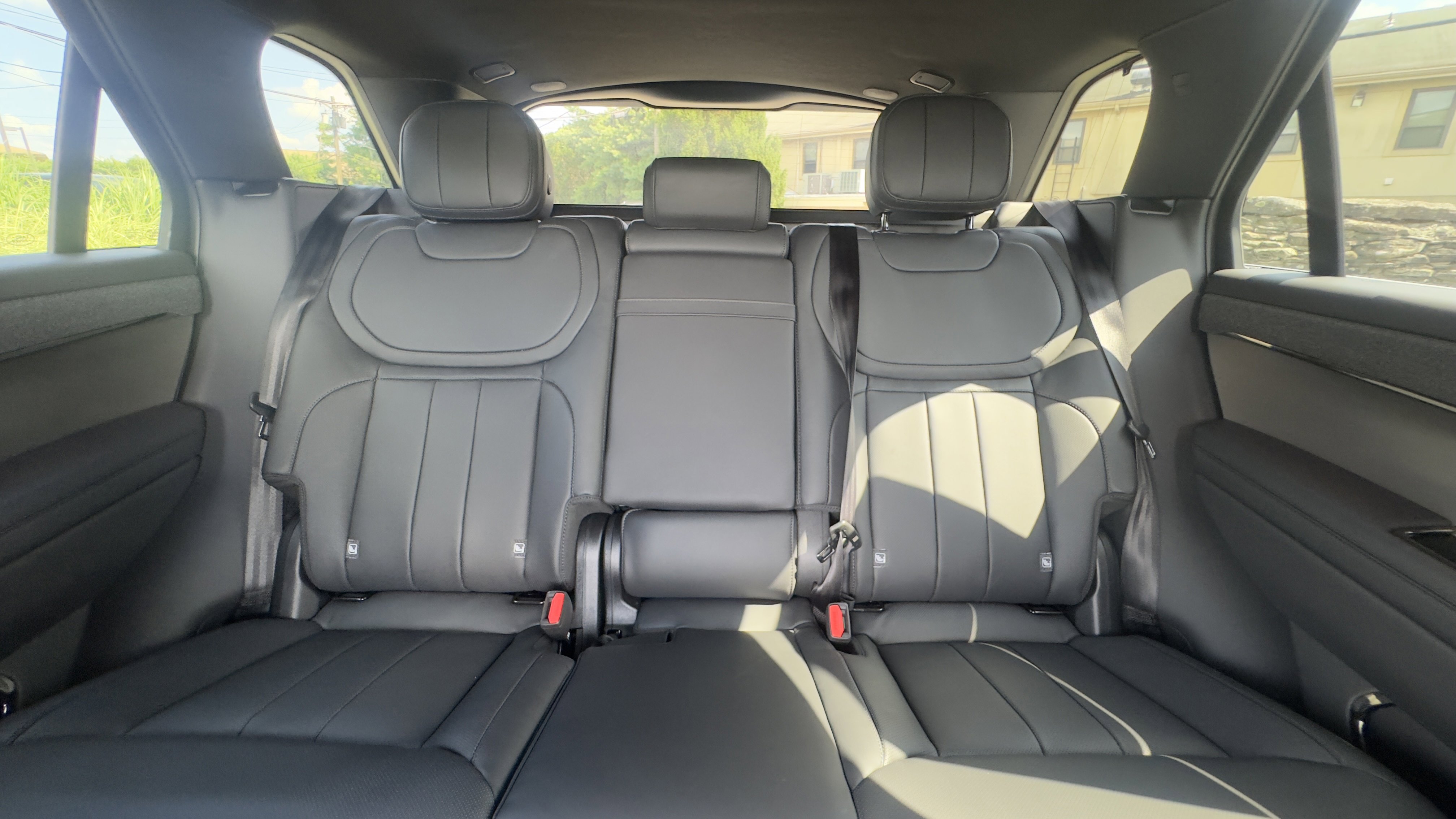 2025 Land Rover Range Rover Sport SE photo 2