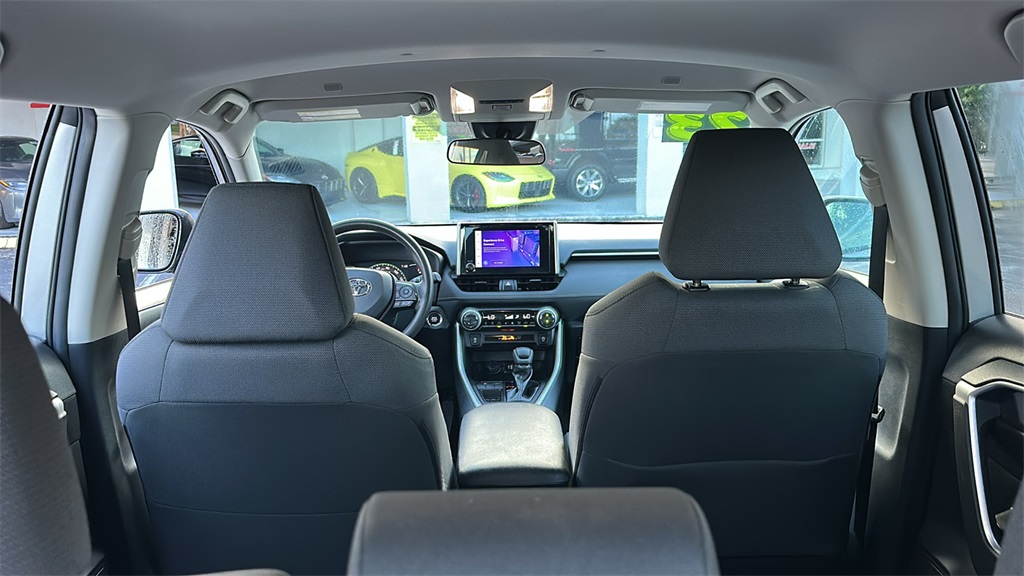 2023 Toyota RAV4 XLE photo 26