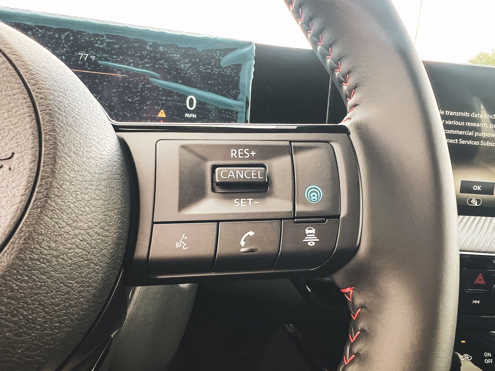 2026 Nissan Kicks SR photo 13