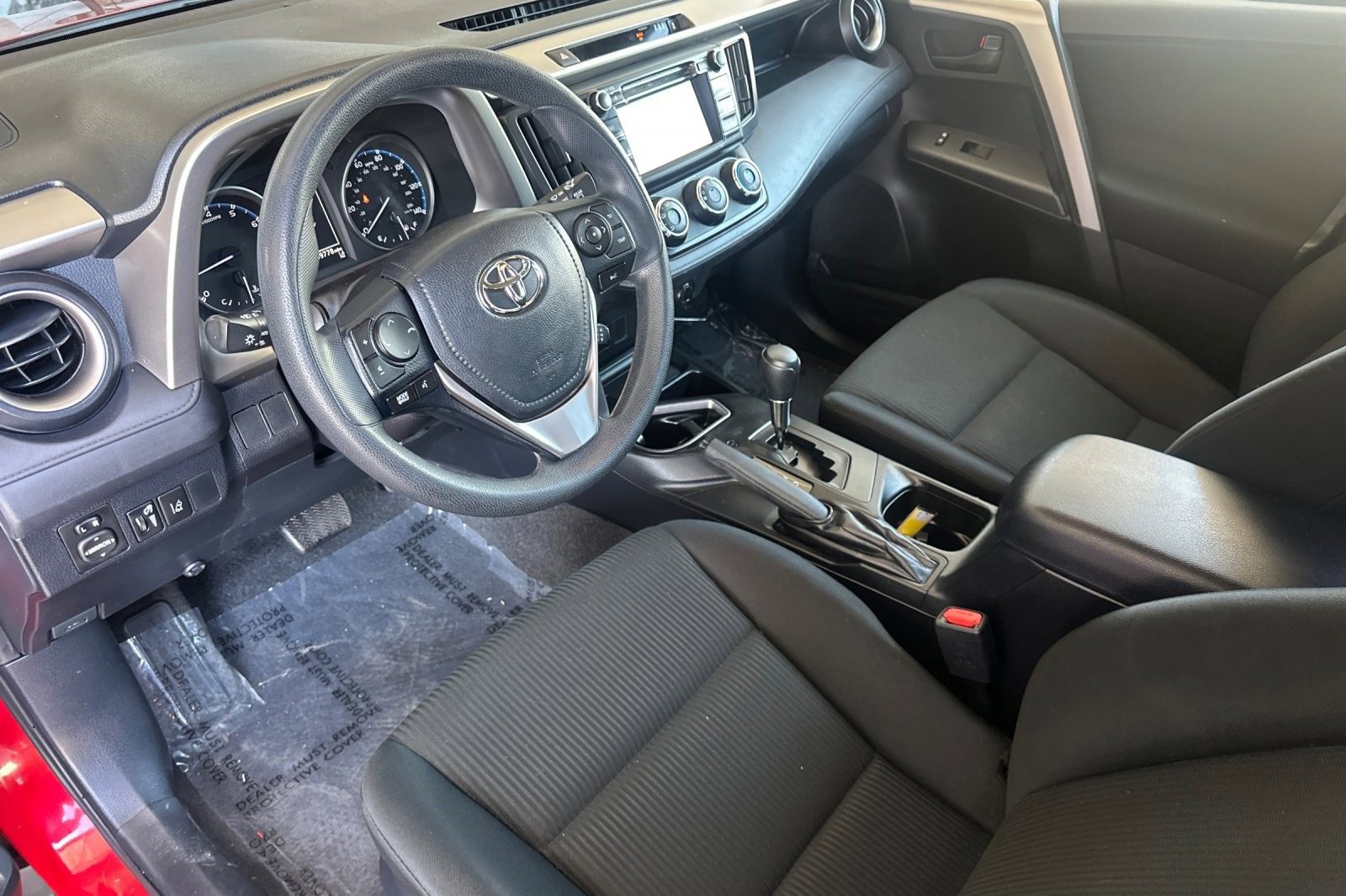 2017 Toyota RAV4 LE photo 10