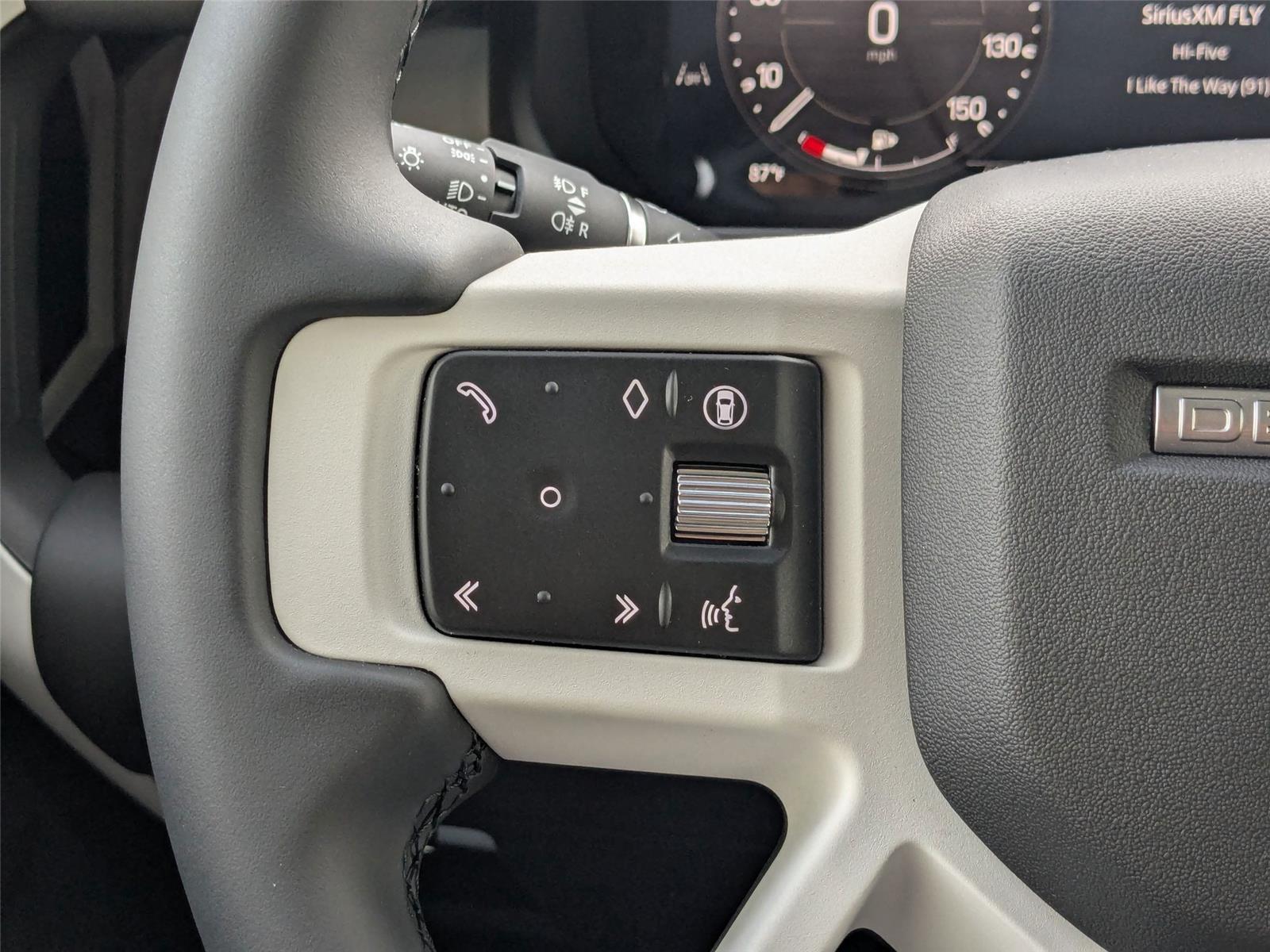 2025 Land Rover Defender 110 S photo 16