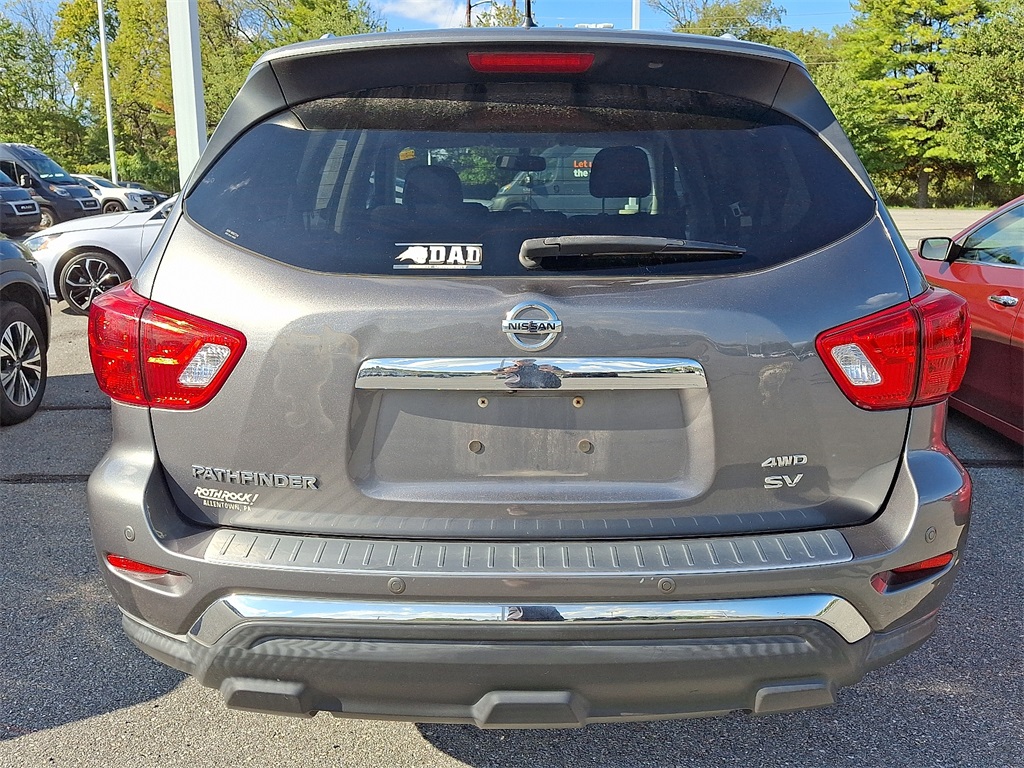 2017 Nissan Pathfinder SV photo 3