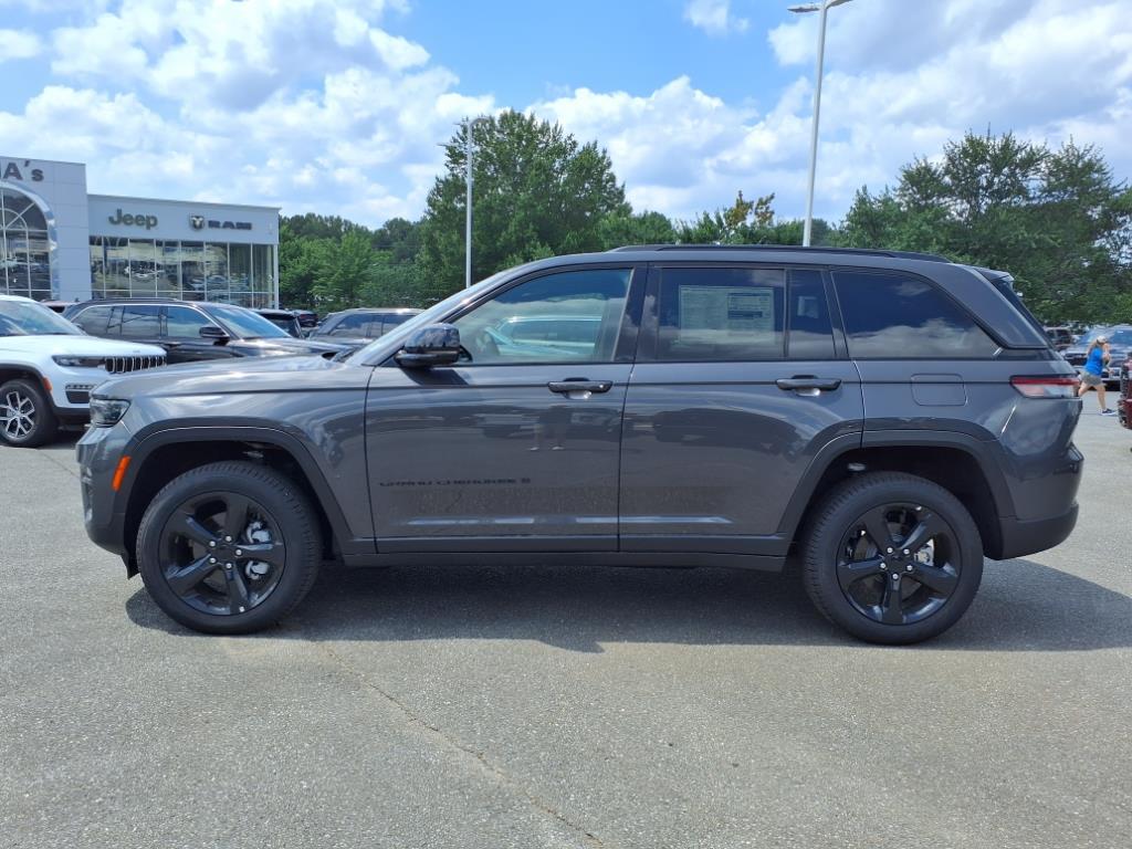 2025 Jeep Grand Cherokee Limited photo 6