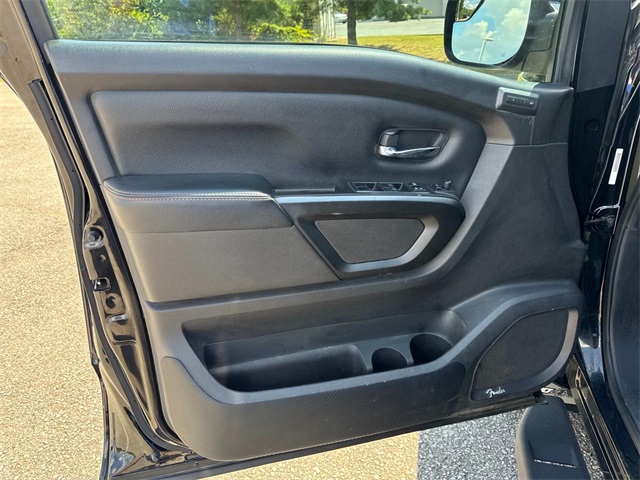 2021 Nissan Titan PRO-4X photo 25