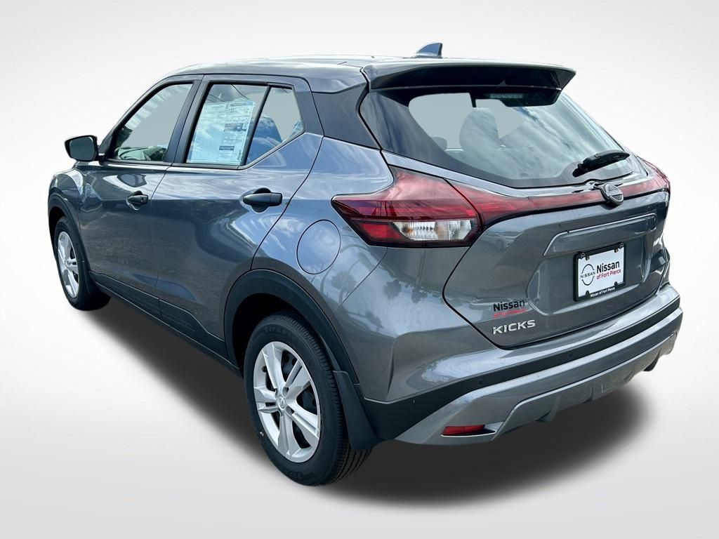 2024 Nissan Kicks S photo 4