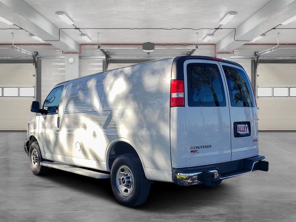 2023 Gmc Savana Cargo 2500 photo 2