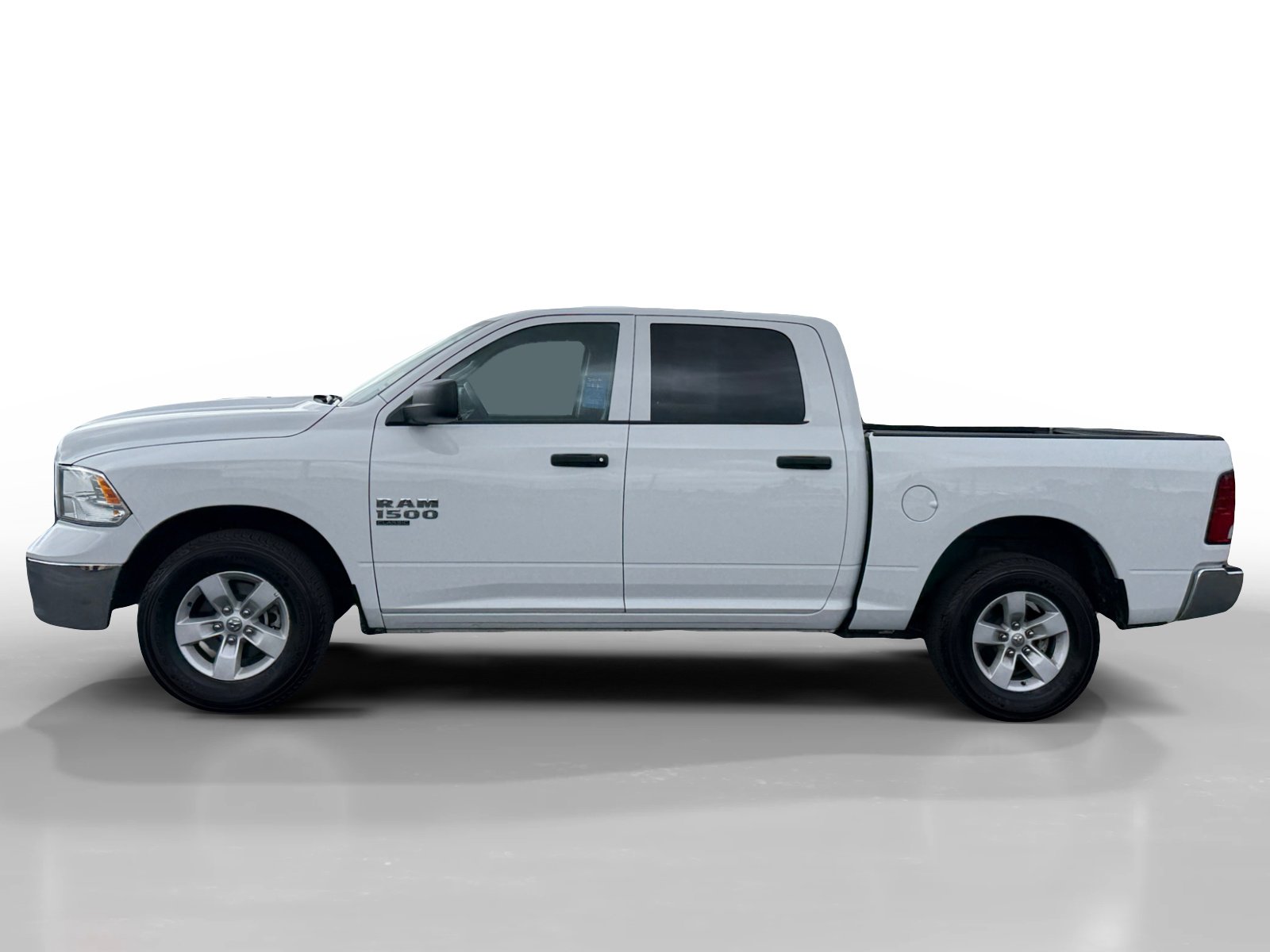 2022 Ram 1500 SLT photo 2