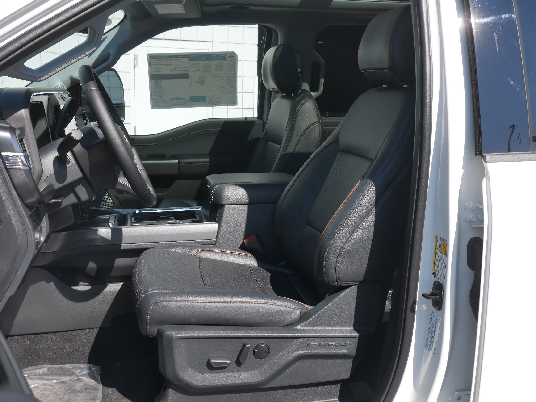 2025 Ford F-250 Lariat photo 3