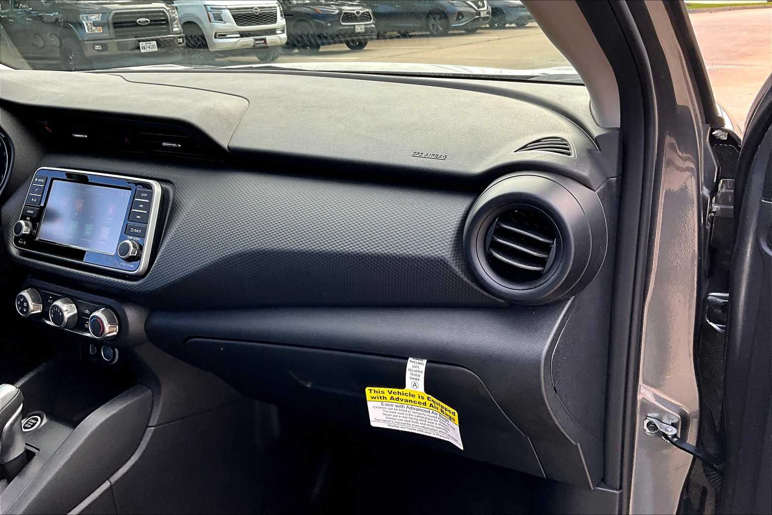 2024 Nissan Kicks S photo 16