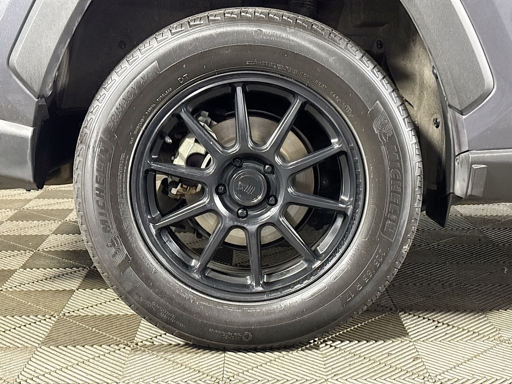 2021 Toyota RAV4 Hybrid XLE photo 18