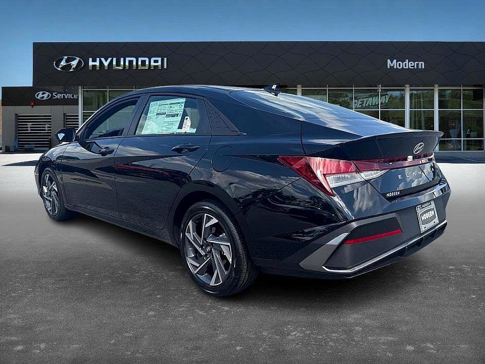 2025 Hyundai Elantra SEL Sport photo 4