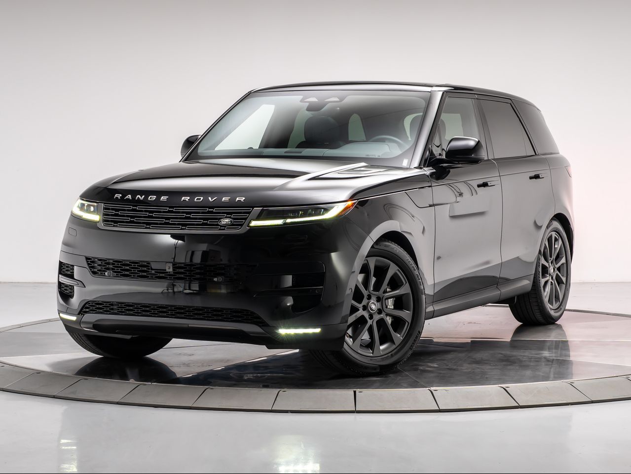 2025 Land Rover Range Rover Sport SE's photo