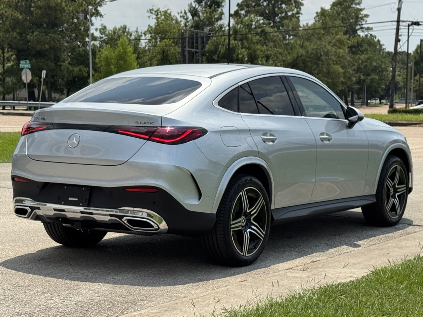 2026 Mercedes Benz GLC 300 4MATIC photo 3
