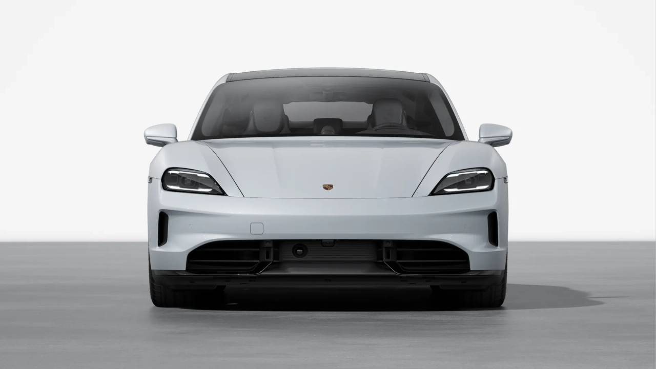 2026 Porsche Taycan GTS photo 9