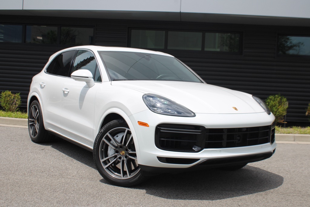2023 Porsche Cayenne Turbo photo 9