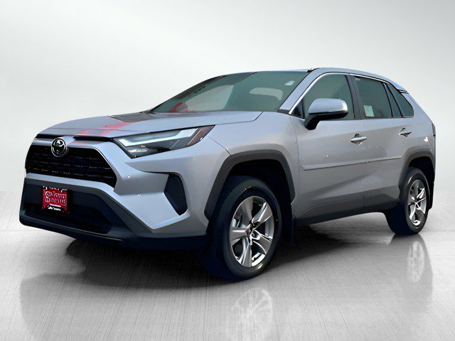 2025 Toyota RAV4 XLE's photo