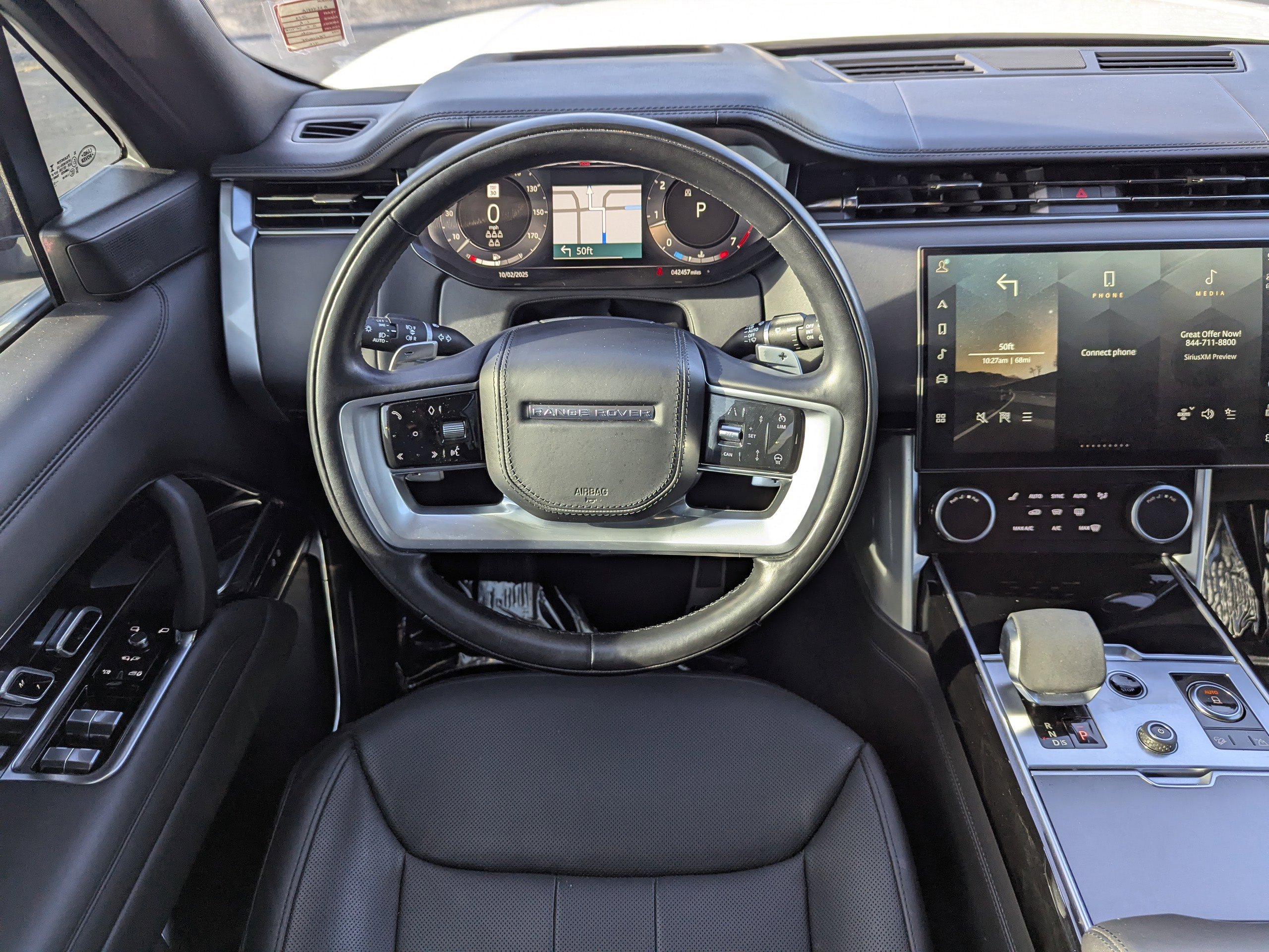 2023 Land Rover Range Rover SE photo 13