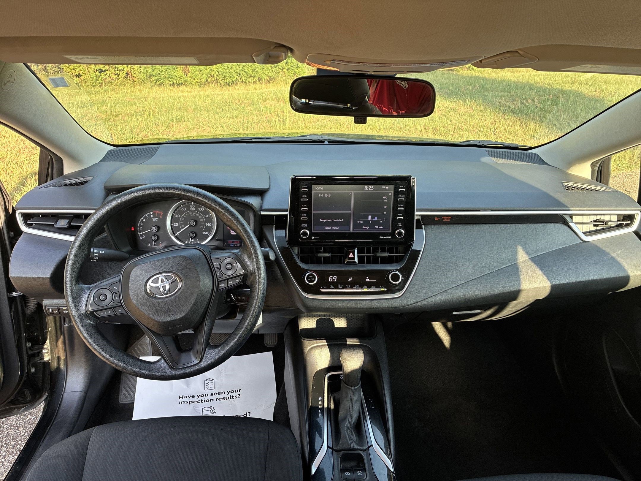 2021 Toyota Corolla LE photo 12