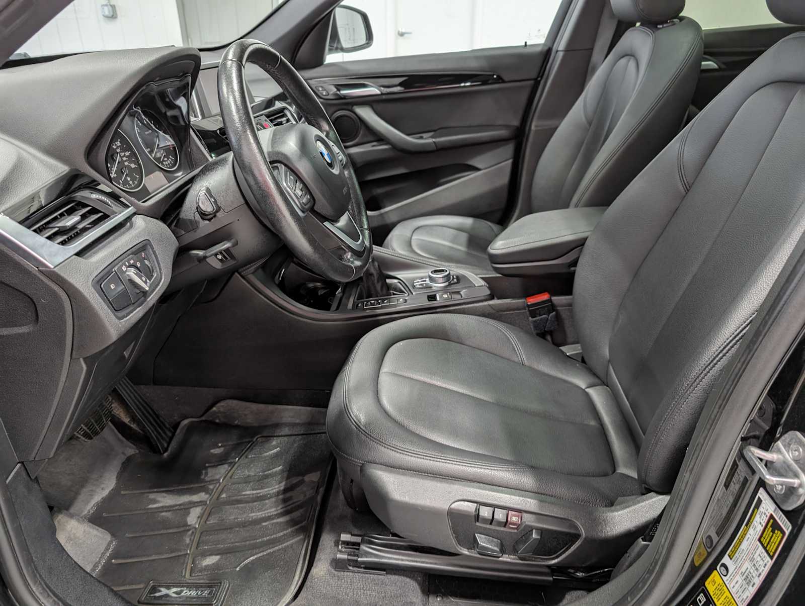 2017 Bmw X1 XDrive28i photo 4