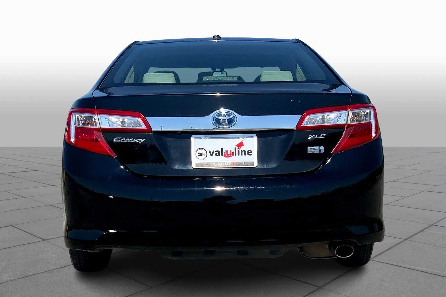 2014 Toyota Camry Hybrid XLE photo 3
