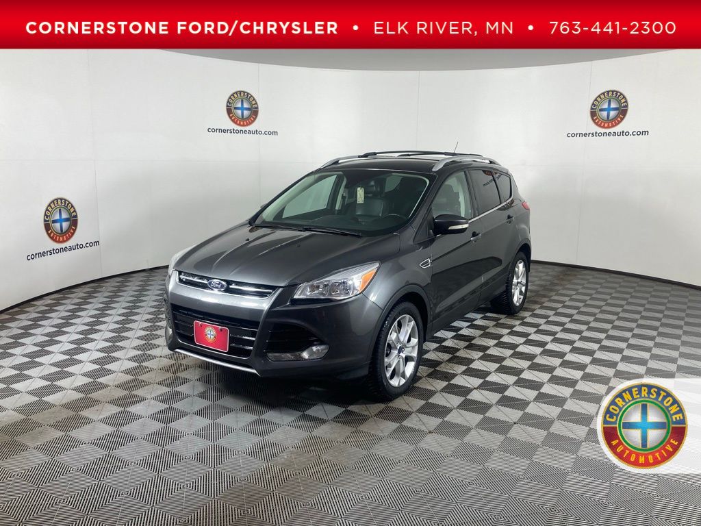 2016 Ford Escape Titanium's photo