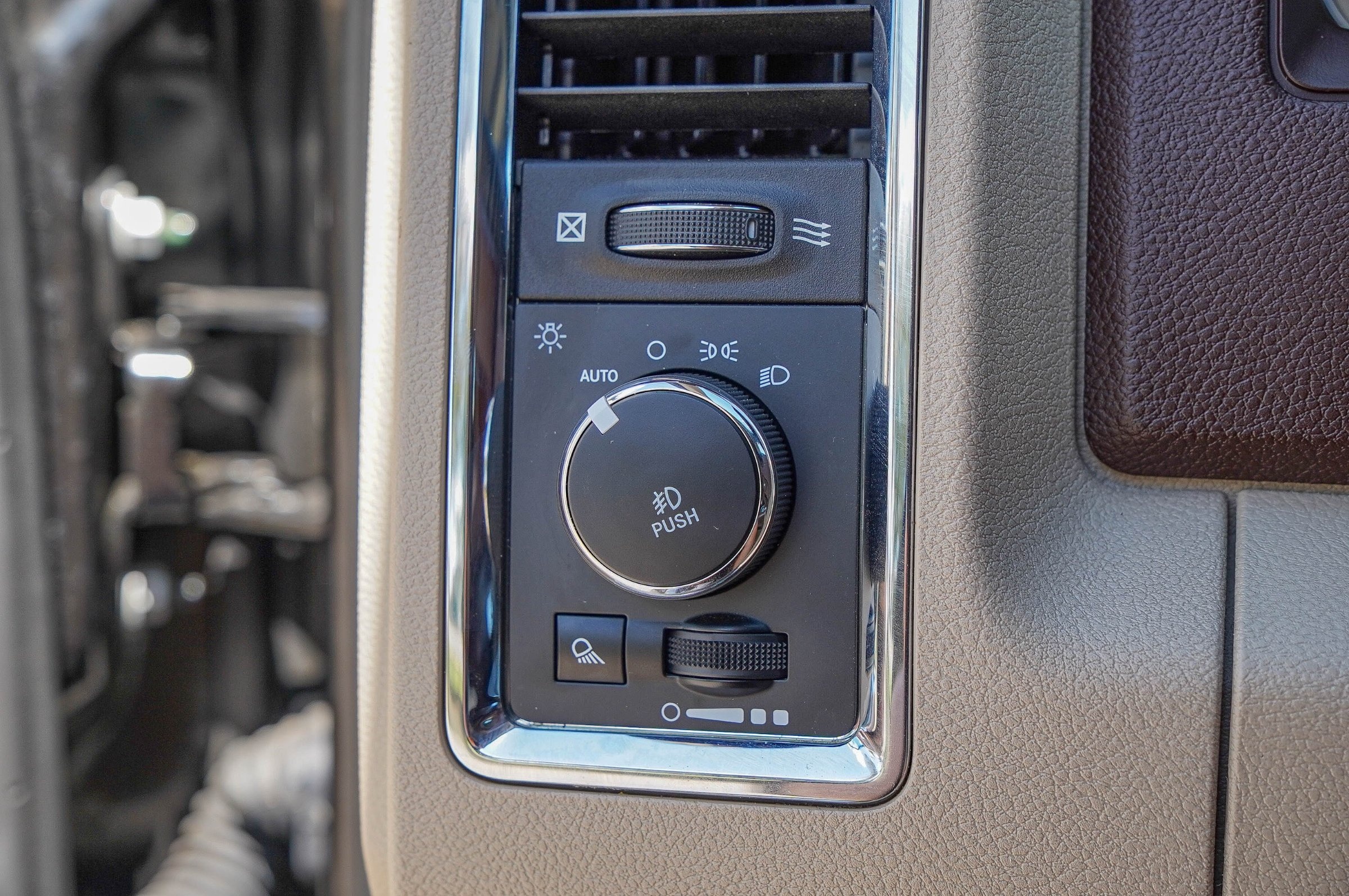 2018 Ram 3500 Laramie Longhorn photo 21