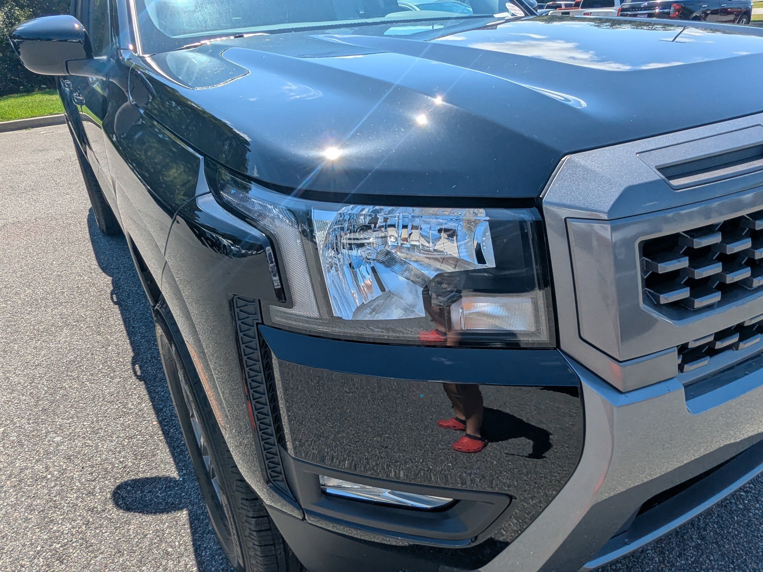 2025 Nissan Frontier Crew Cab SV photo 8