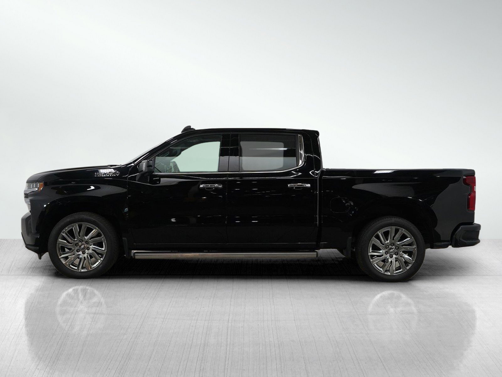 Used 2019 Chevrolet Silverado 1500 High Country with VIN 1GCUYHED4KZ165780 for sale in White Bear Lake, Minnesota