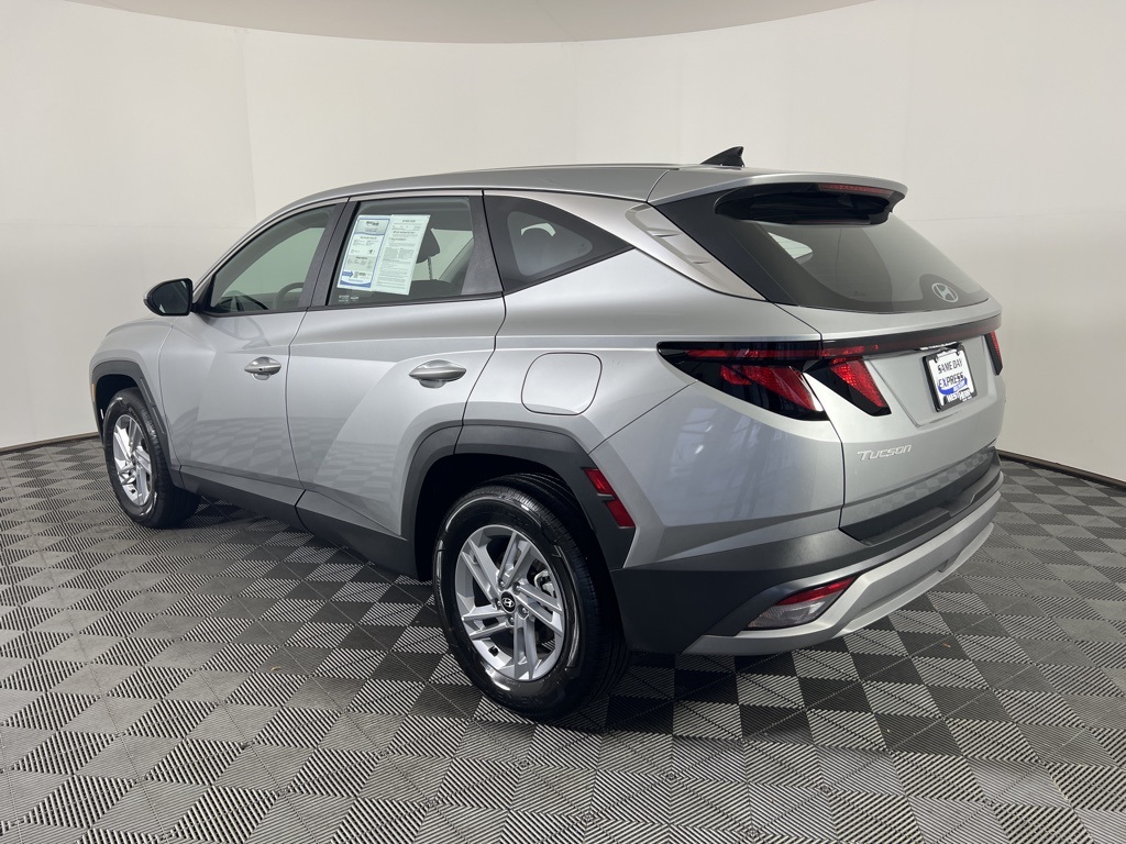 2025 Hyundai Tucson SE photo 4