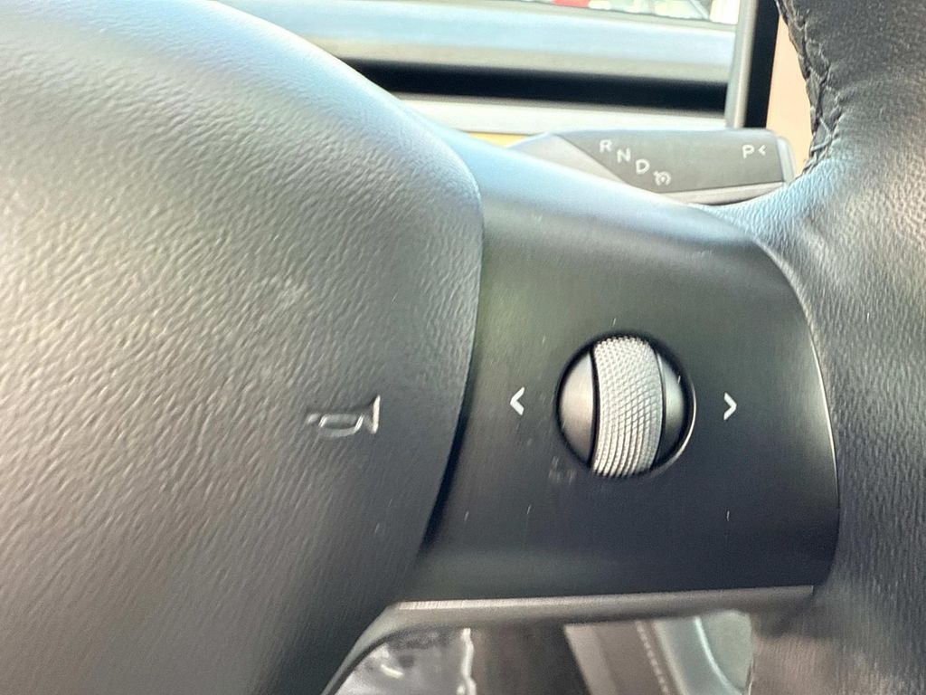 2022 Tesla Model Y Long Range photo 27