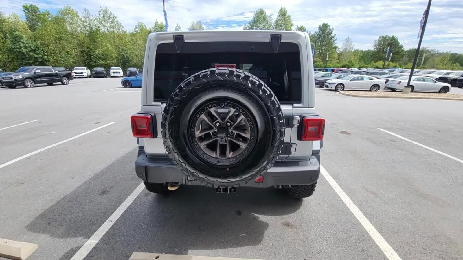 2024 Jeep Wrangler Rubicon 392 photo 9