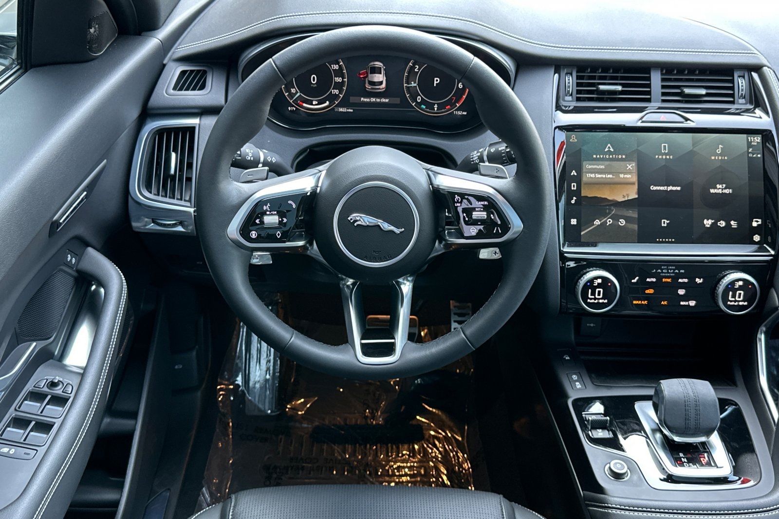 2024 Jaguar E-PACE R-Dynamic SE photo 13