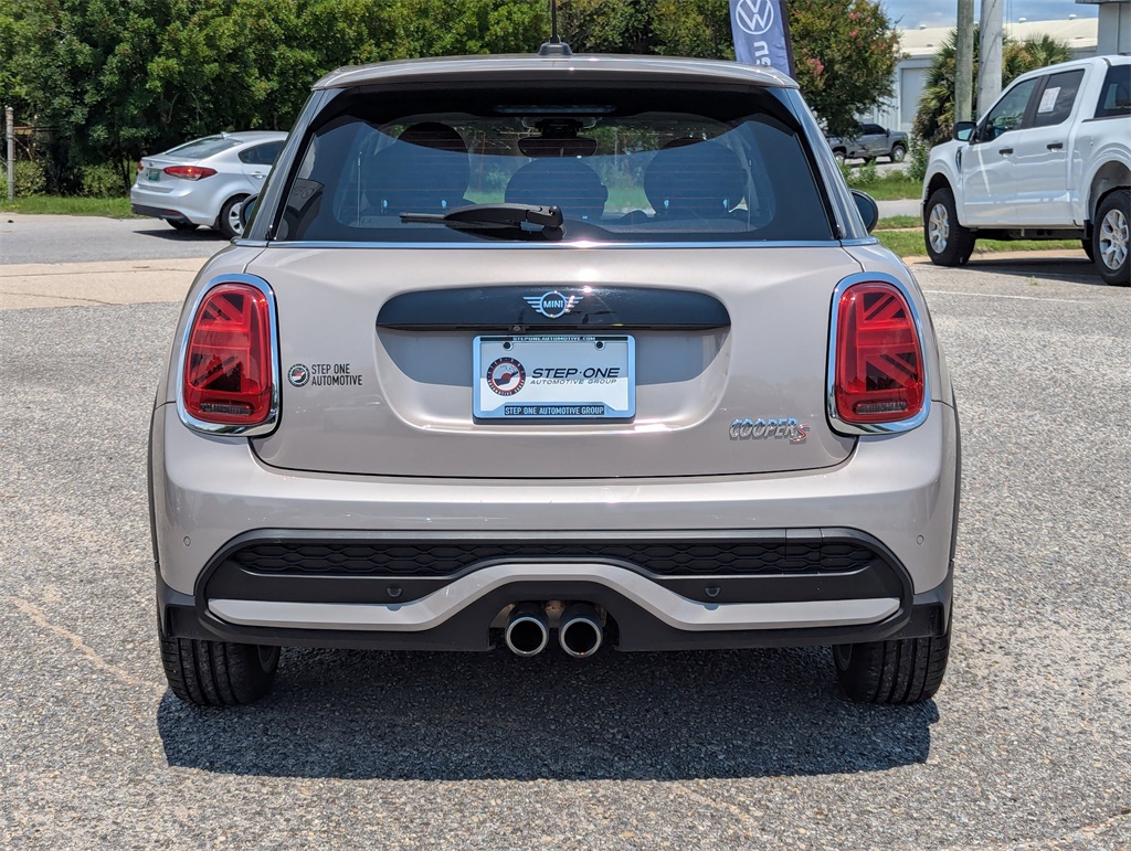 2024 Mini Cooper Hardtop Signature photo 3
