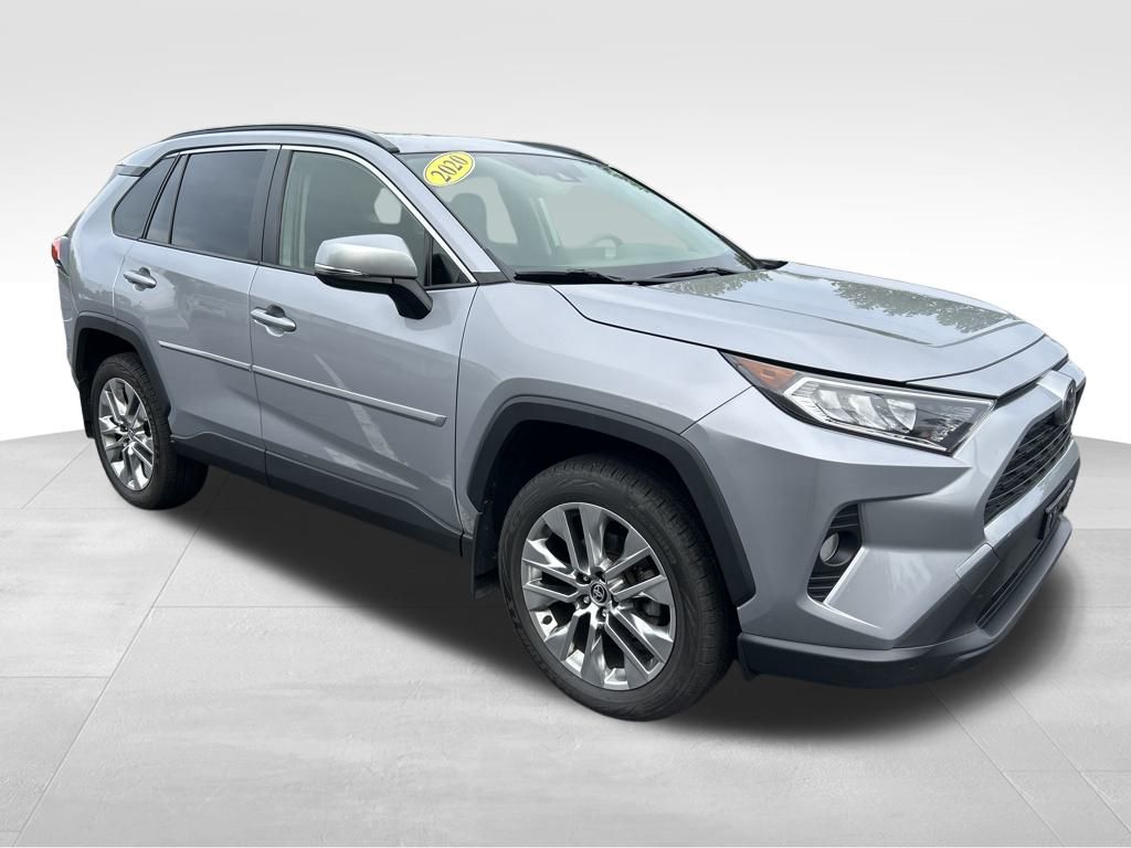 2020 Toyota RAV4 XLE Premium photo 7