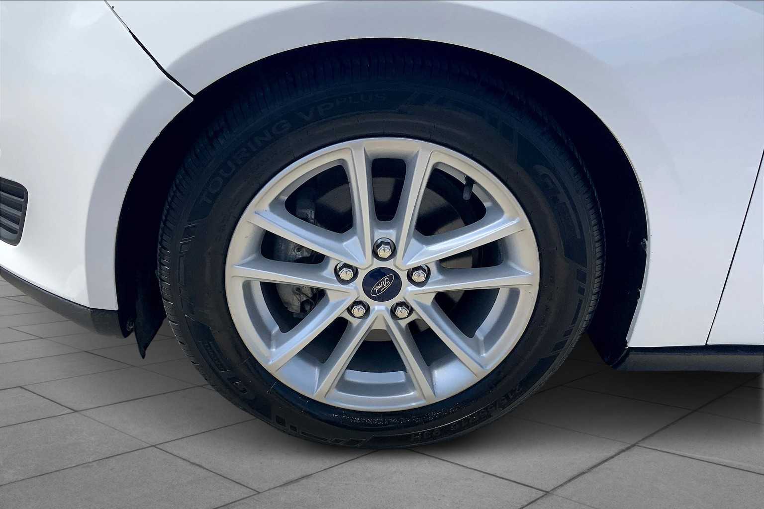 2016 Ford Focus SE photo 9