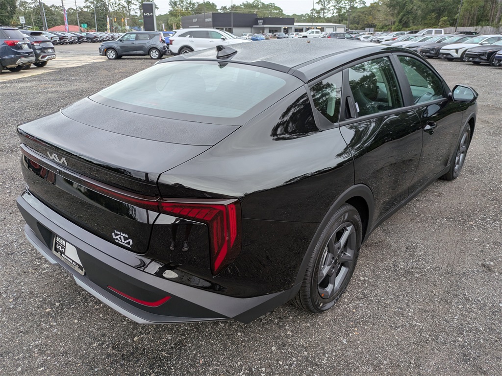 2025 Kia K4 LXS photo 3