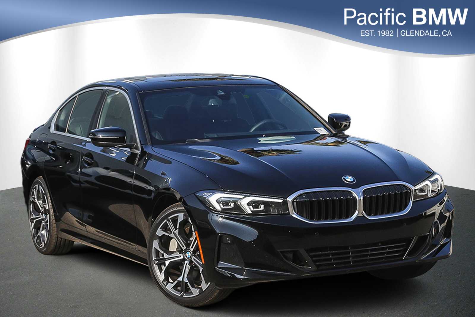 2025 BMW 3 Series 330's photo