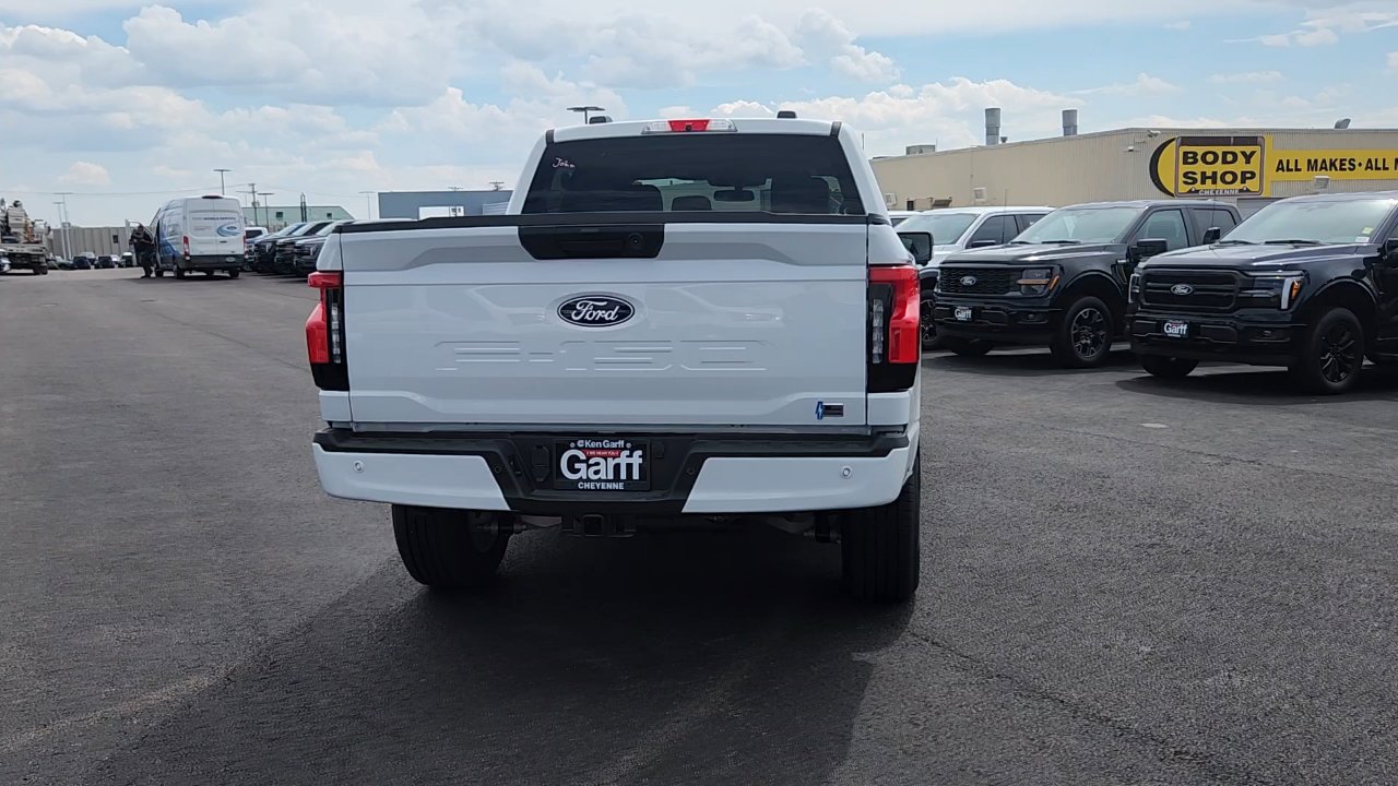 2025 Ford F-150 Lightning photo 2