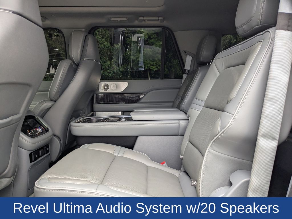 2019 Lincoln Navigator L Reserve photo 16