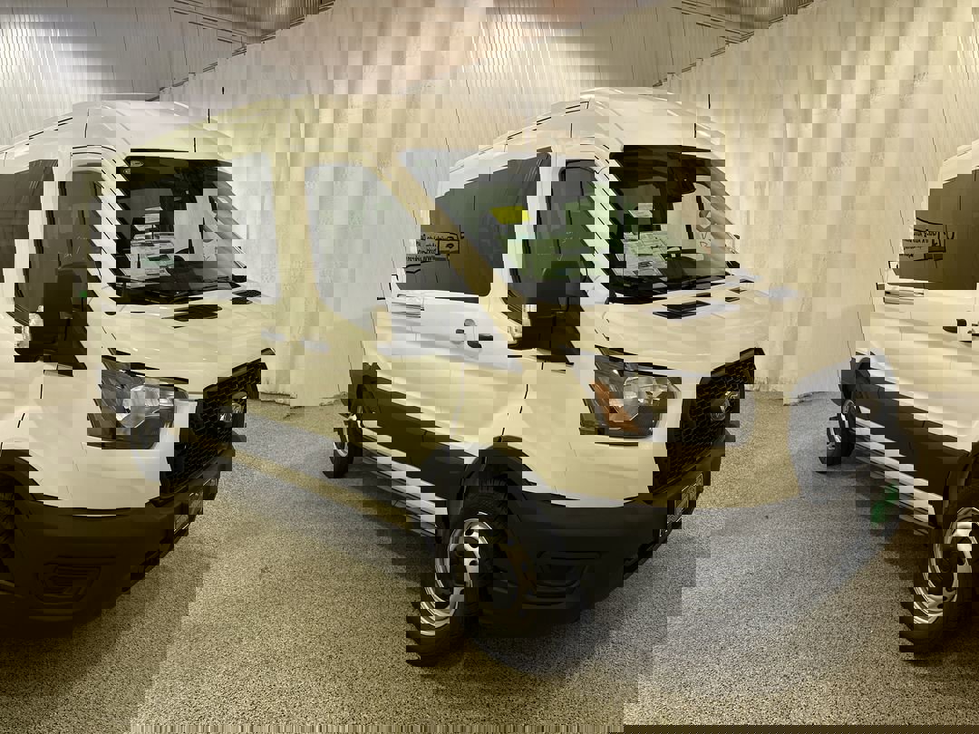 2025 Ford Transit Passenger XL photo 3