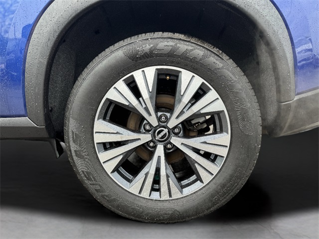 2023 Nissan Rogue SV photo 18