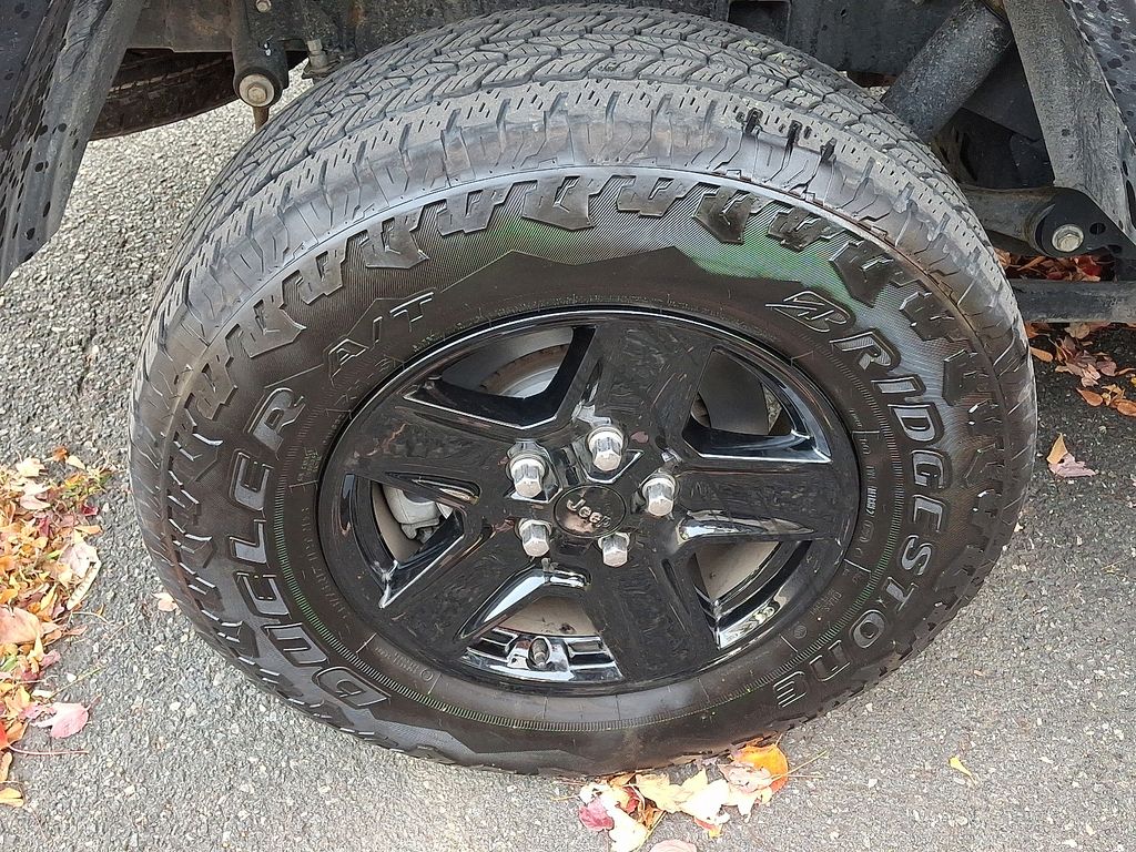 2021 Jeep Gladiator Sport photo 4