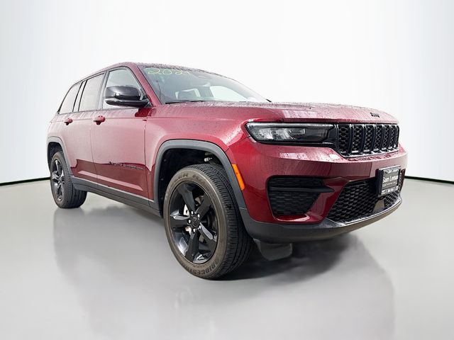 2024 Jeep Grand Cherokee Altitude's photo