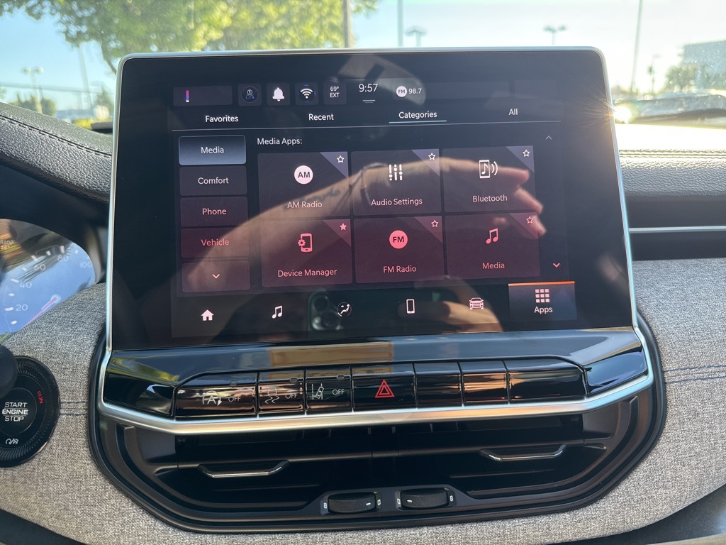2024 Jeep Compass Latitude photo 43