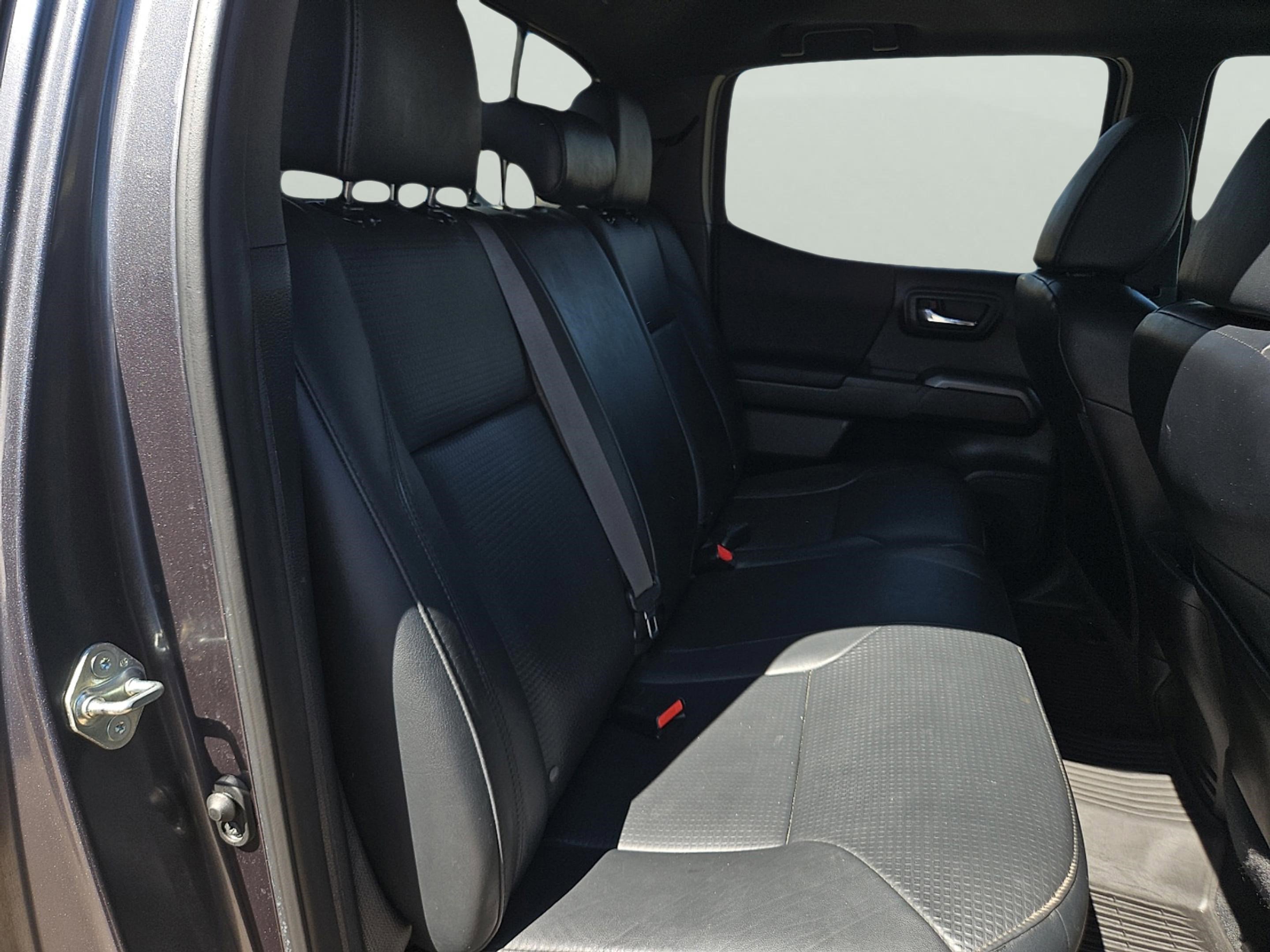 2021 Toyota Tacoma TRD Off-Road photo 21