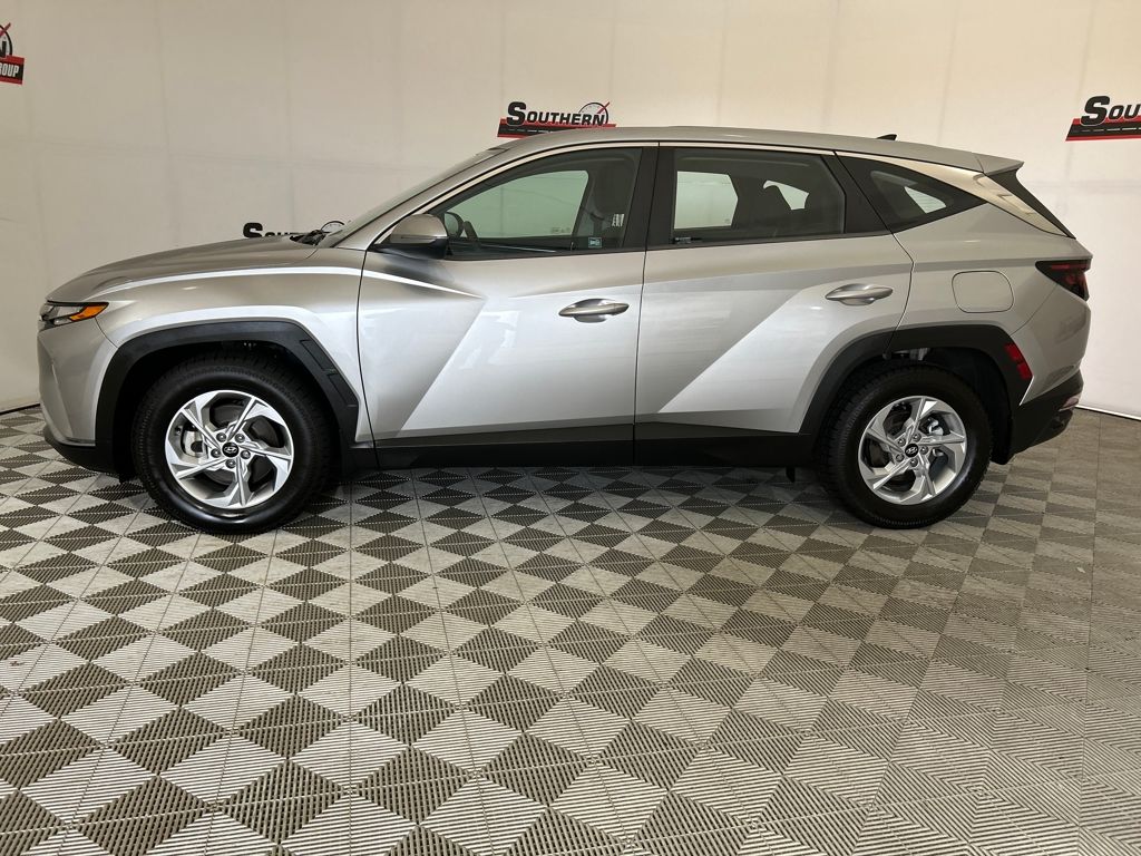 2022 Hyundai Tucson SE photo 2