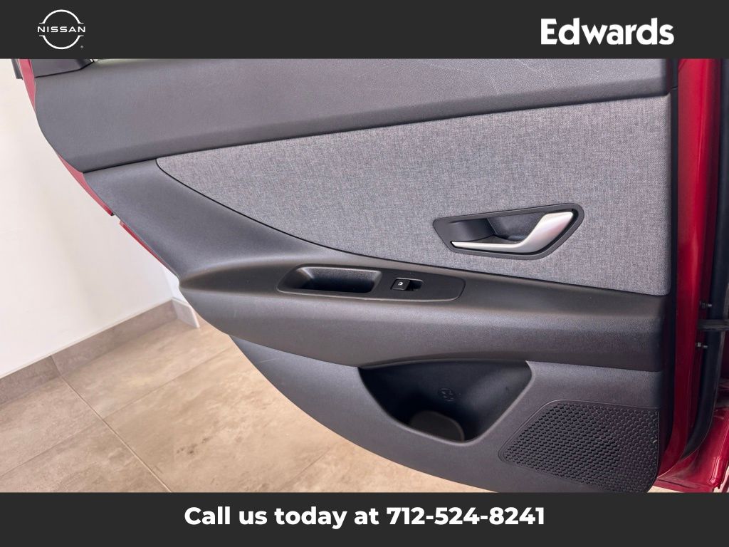 2024 Hyundai Elantra Limited photo 11